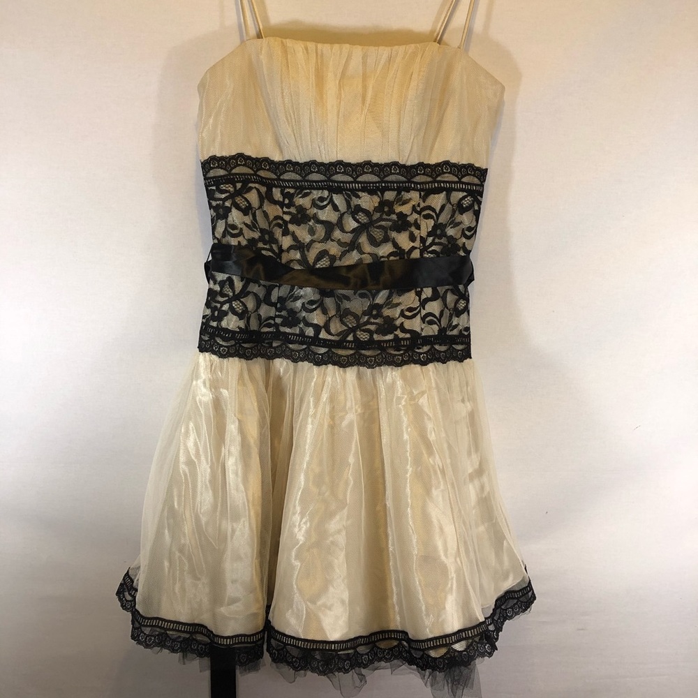 Jessica McClintock Gunne sax cream cocktail dress